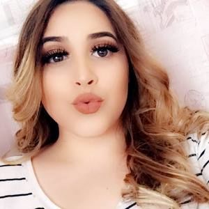 Meet your Posher, Estela